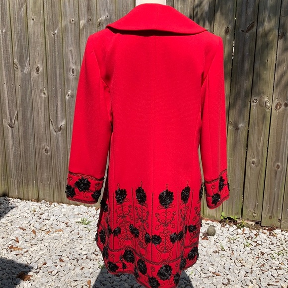 HEAVY Elegant Coat - Picture 9 of 14